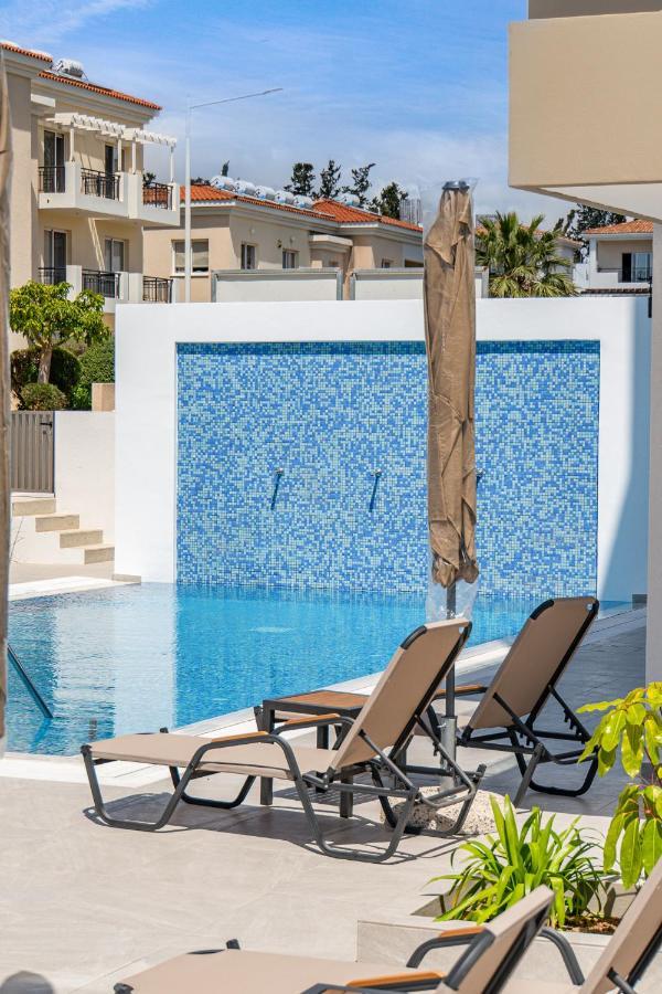 Adolina Apartments By Ezoria Villas Пафос Экстерьер фото