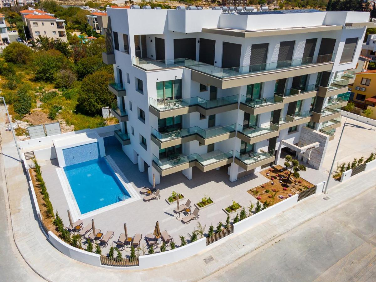 Adolina Apartments By Ezoria Villas Пафос Экстерьер фото